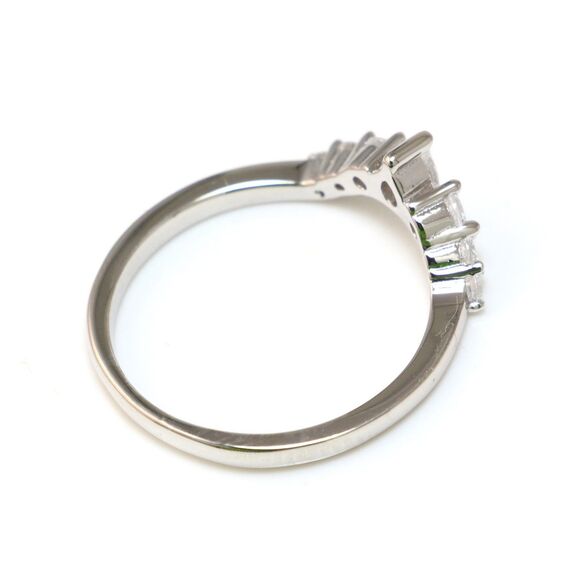 Elegant Silver Gemstone Statement Ring - Handmade 925 Sterling Silver Accessory - Picture 7 of 9